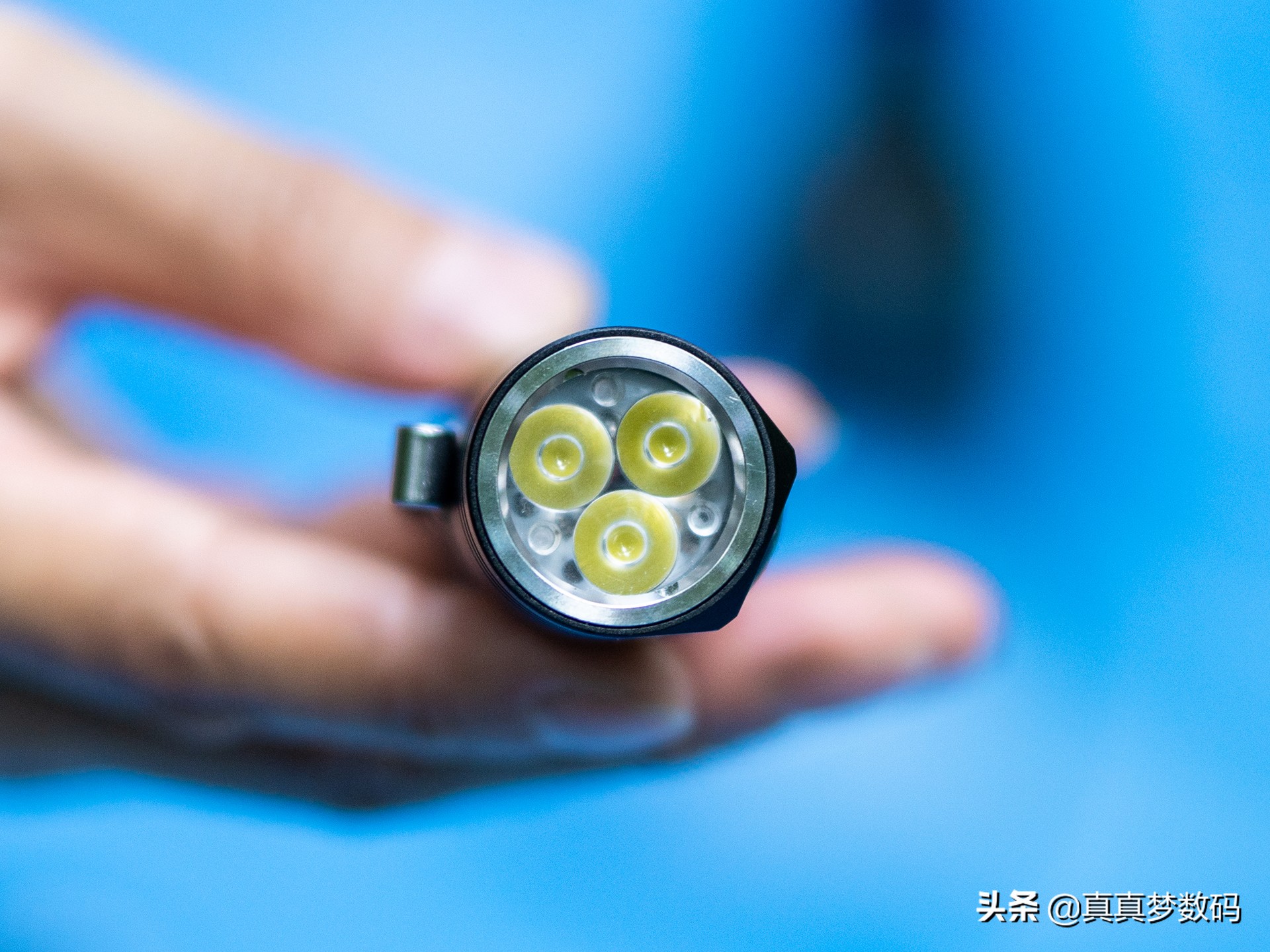 强光手电筒应该如何选择,强光手电筒怎样选