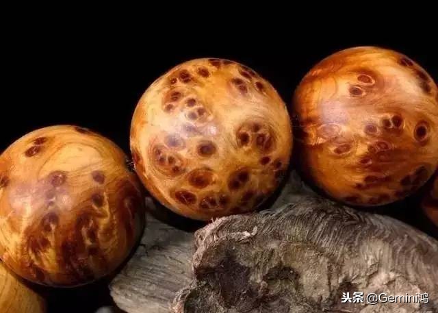 十二生肖适合戴什么材质手串,什么属相不能戴紫金鼠手串