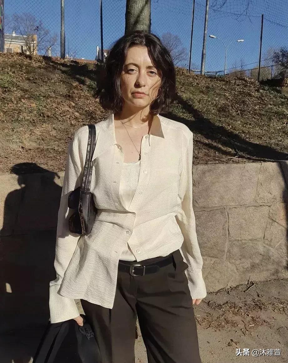 显瘦吊带直筒裤,你穿露肩吊带的样子