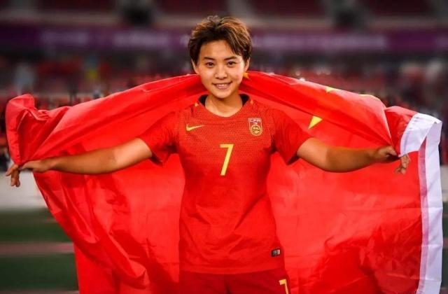 中国女足王霜拥抱贾秀全,中国女足贾秀全王霜