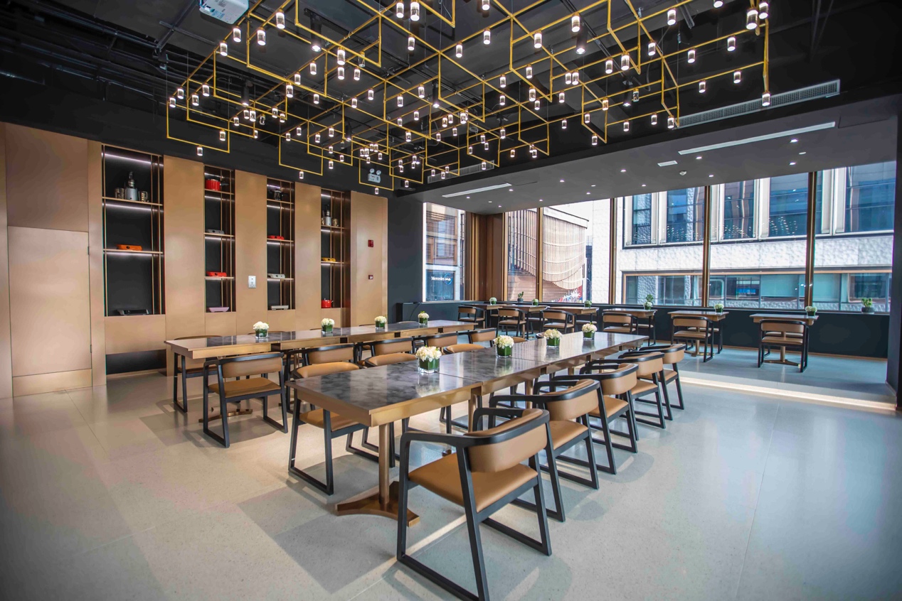 用绿色能源与肖特赛兰的神奇玻璃，德国米技打造的快乐厨房