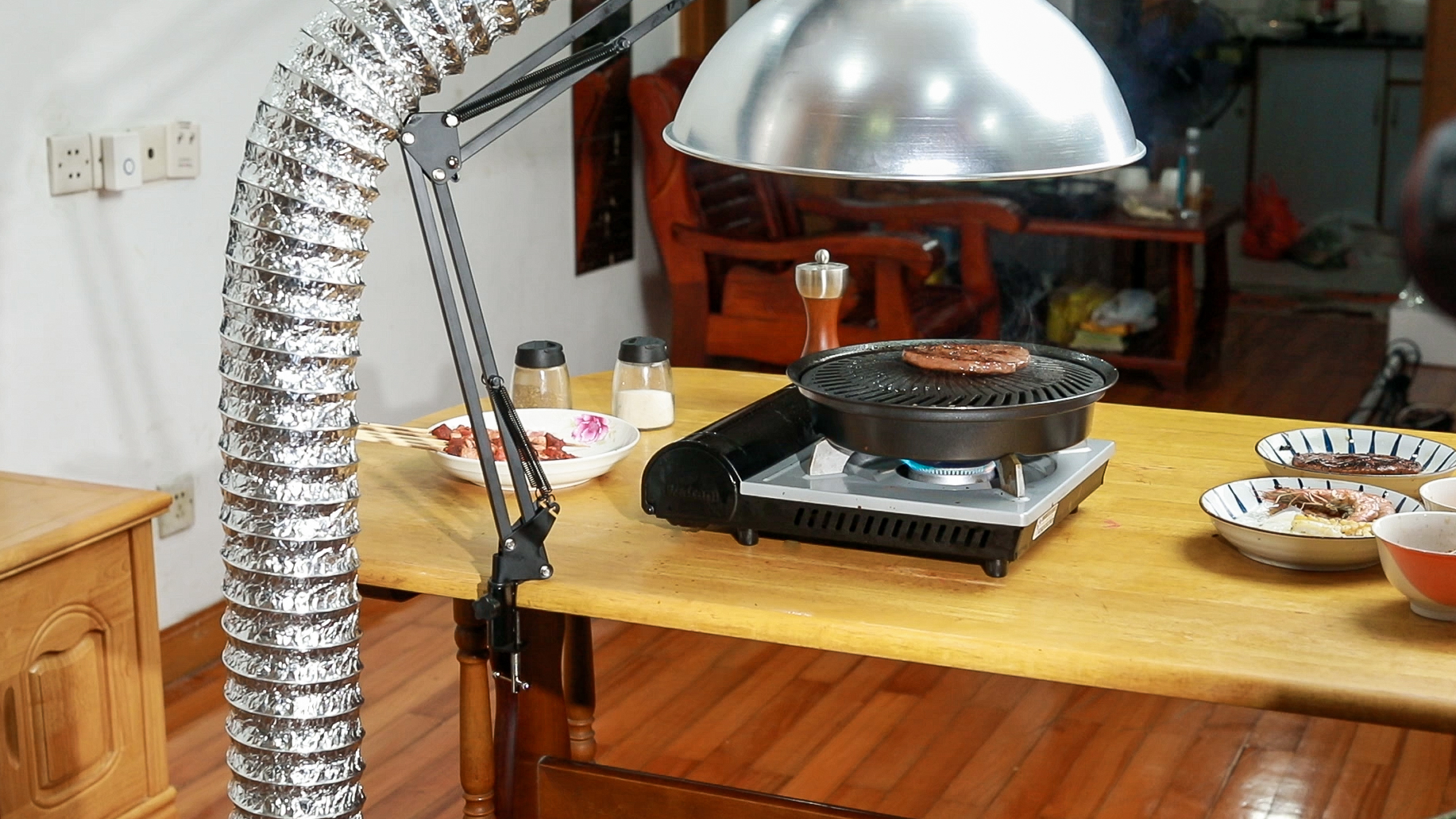 烤肉抽烟机可以做到桌子里吗,便携式卧室烧烤抽油烟机