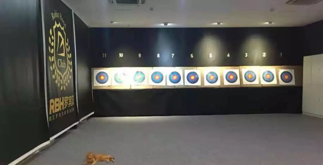 武汉市这些射箭馆里，既有温柔的姑娘，也有热血的沙场