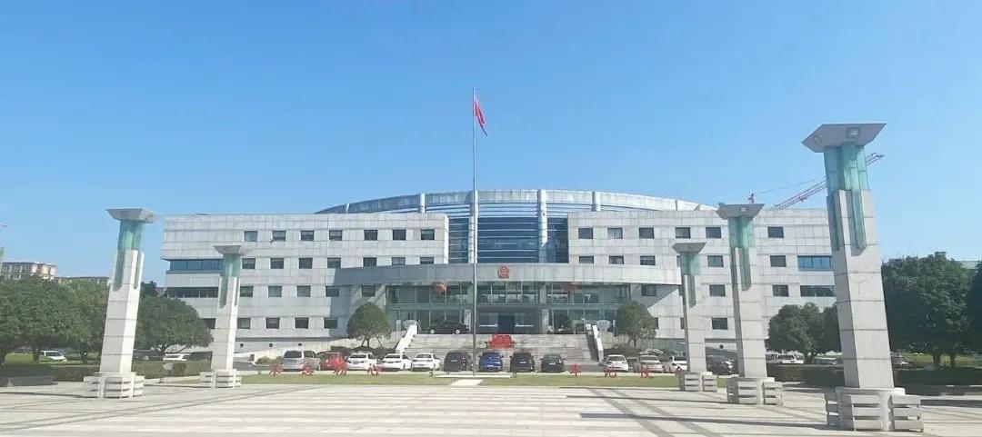 一所在建大学带热一个板块？探访摇号红火的“云城北