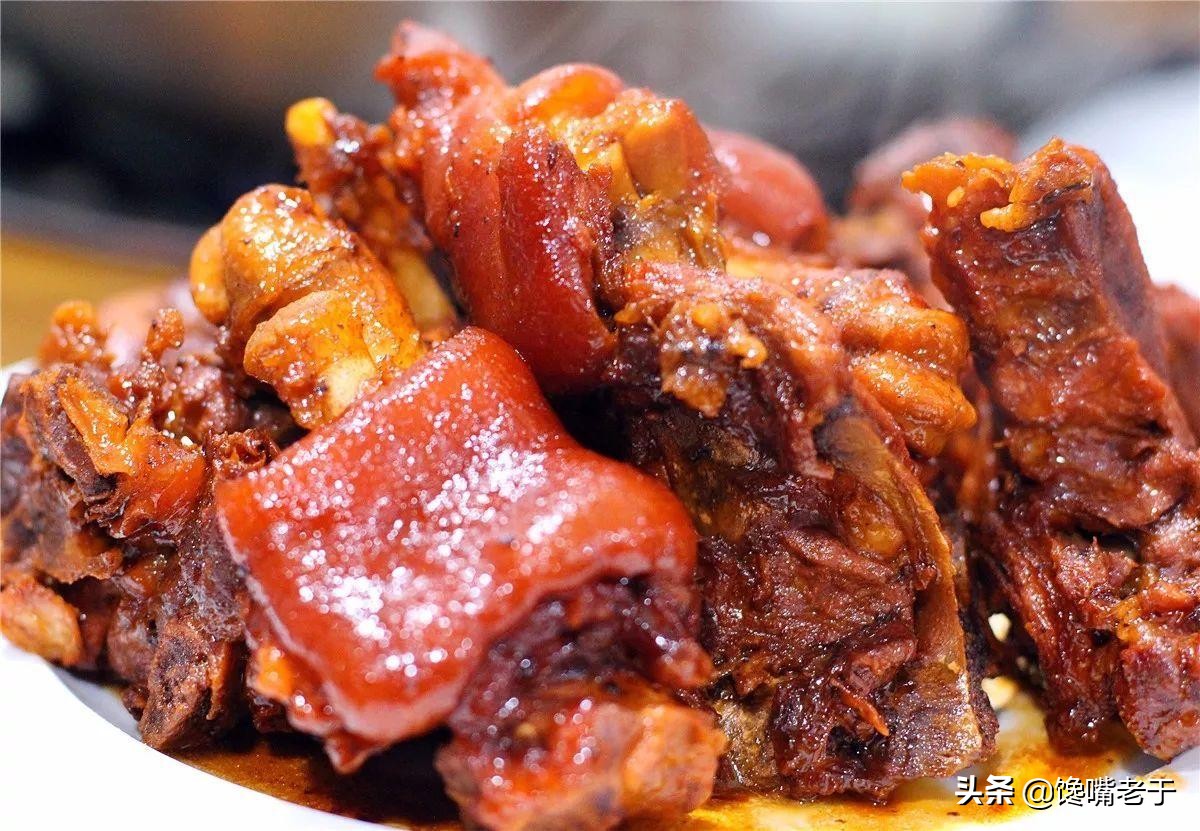 炖猪脚前蹄好吃还是后蹄好吃,芸豆炖猪蹄是用前蹄好还是后蹄好