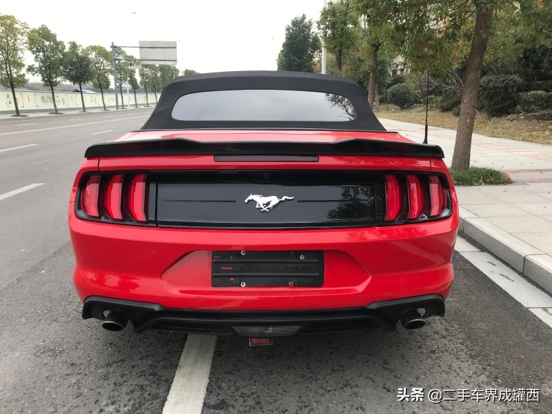 福特野马敞篷开启效果,平民跑车野马多少钱