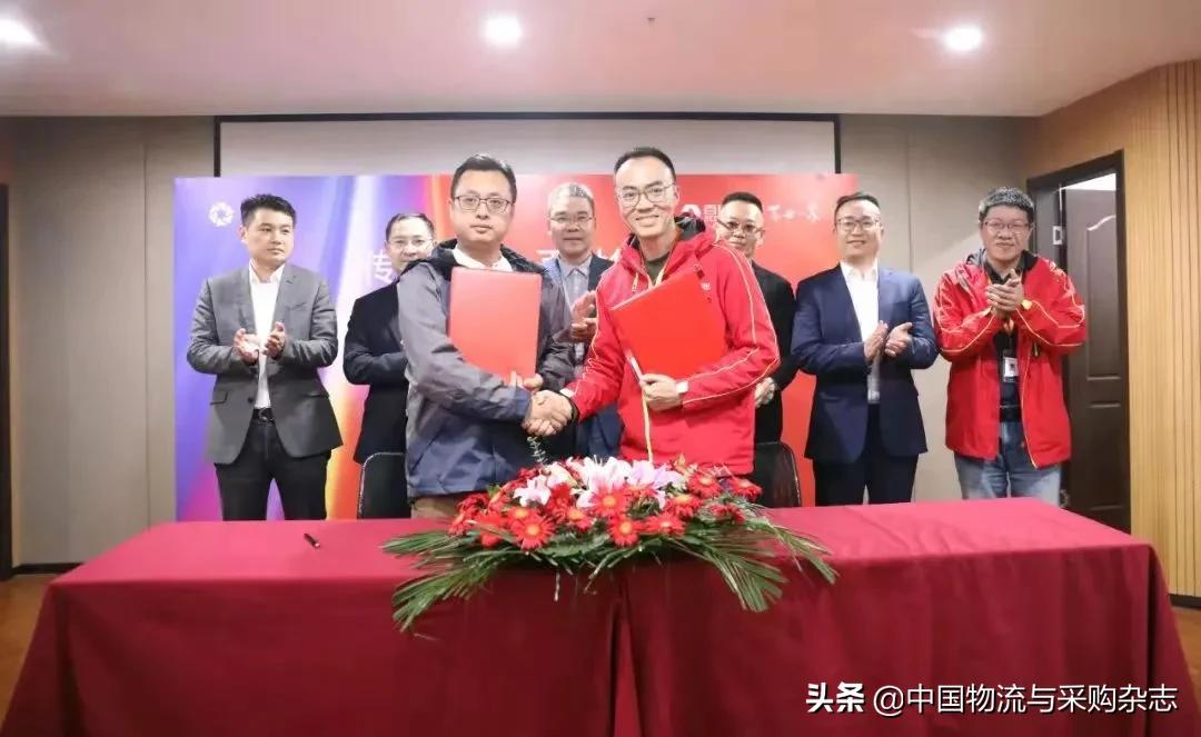 快递小哥荣获全国五一奖章新闻,快递小哥见义勇为受表彰