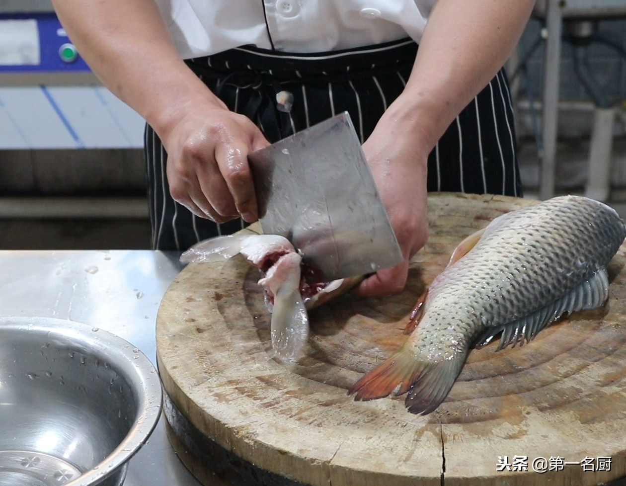 煎鲤鱼不粘锅不破皮的正确做法,煎焖鲤鱼的做法视频