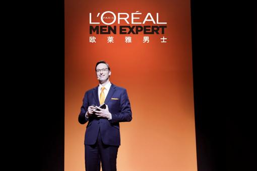 吴彦祖鹿晗首度双C同台！燃爆欧莱雅男士“劲能挑战之夜”