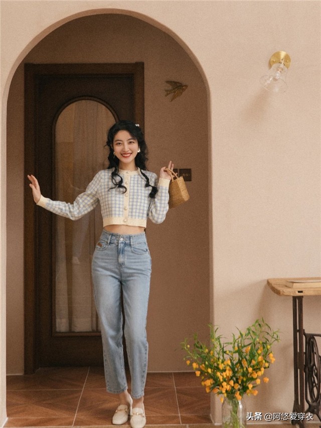 今春“回头率”超高的穿搭技巧：上短下长、上浅下深、上简下繁