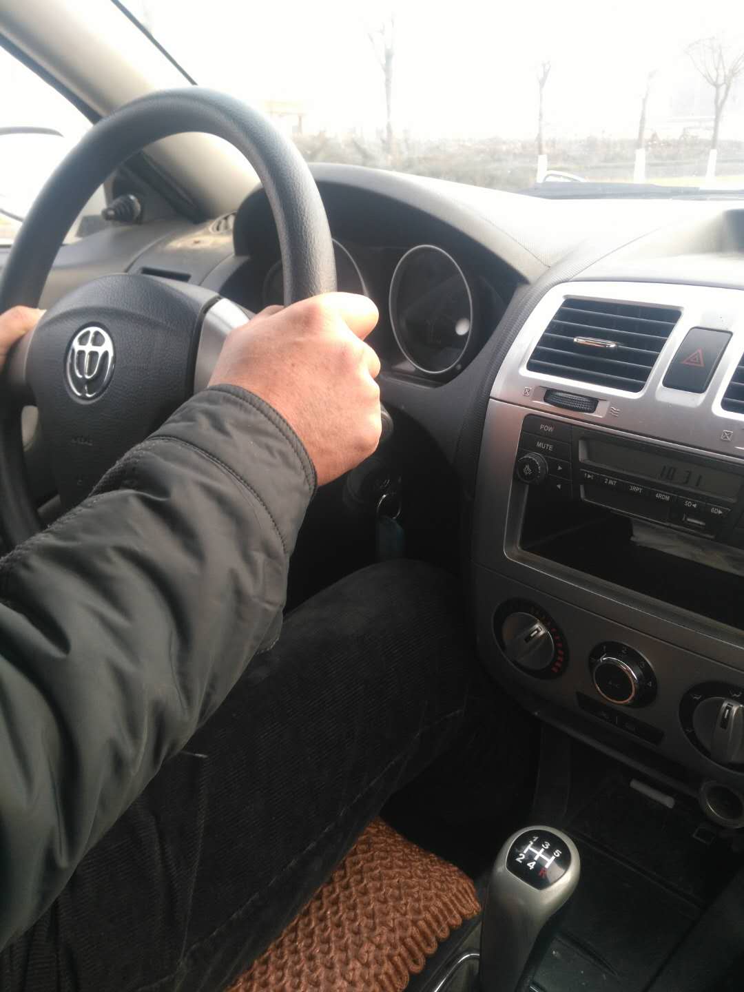 科目三教练不教小技巧,科目三直线教练不让微调方向盘