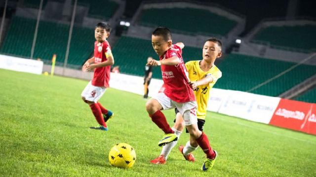 日本队最终2:1战胜日本足球小将,目前稳胜日本的足球队