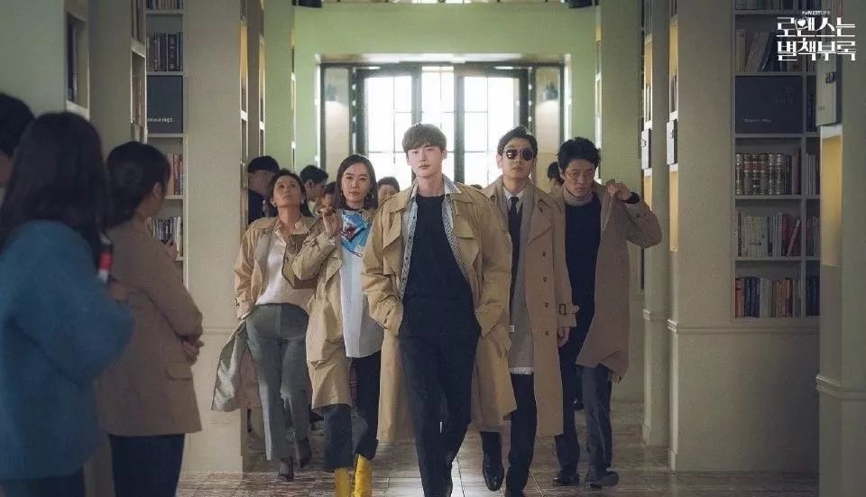 韩系穿搭男女都可穿,韩国ins风穿搭女生高级感