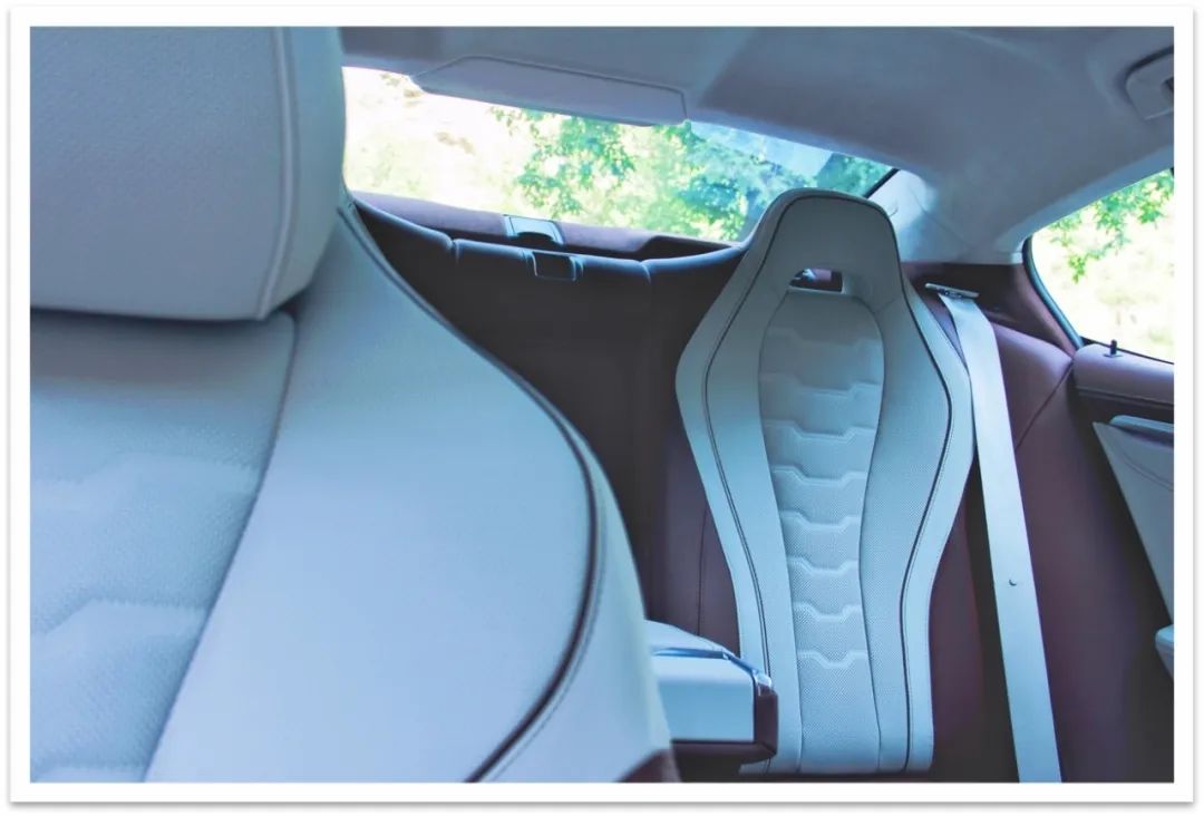 宝马轿车的天花板，试驾你不知道的“宝藏”8系