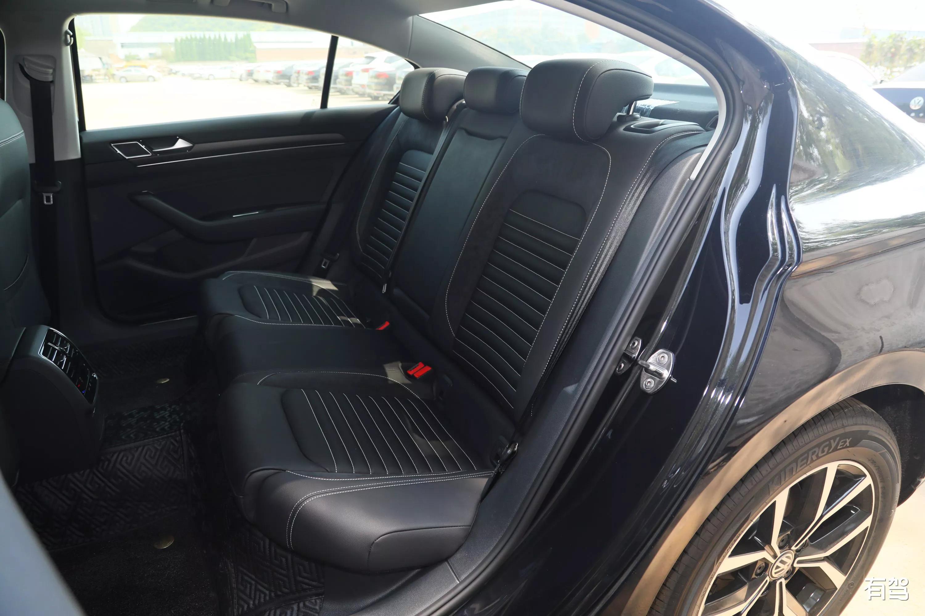 大众迈腾多少钱一辆,大众迈腾到底怎么样值得买吗