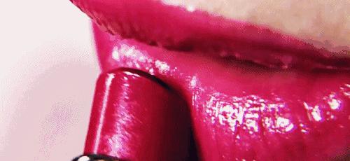 你的下一支口红已送达，请查收！