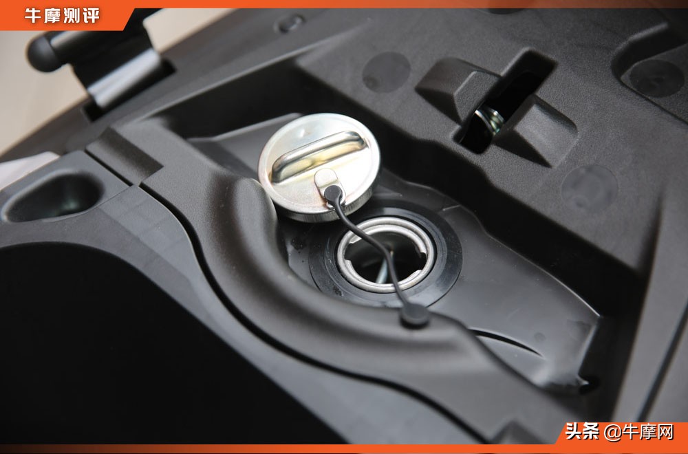 巧格i女车主聊旭鹰125确定不来凑凑热闹？