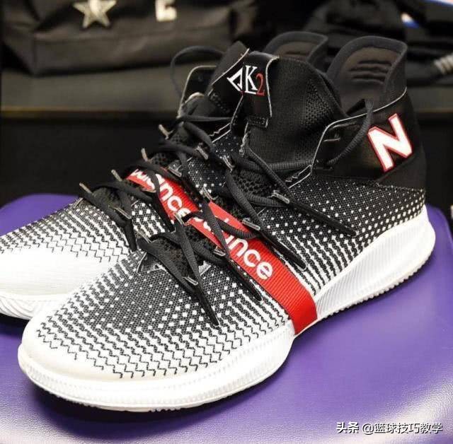 新百伦经典球鞋,新百伦刚出的那个鞋是什么