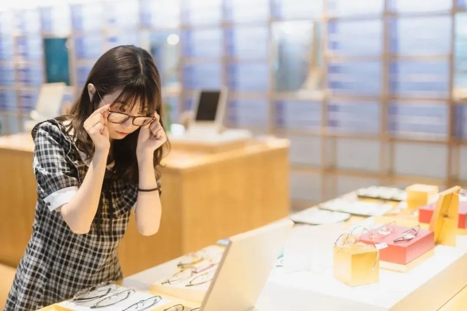 便宜防蓝光眼镜推荐 (好看又便宜的蓝光眼镜)