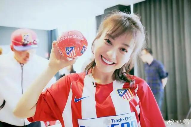 吴昕粗腿对比图,34岁的吴昕近照曝光