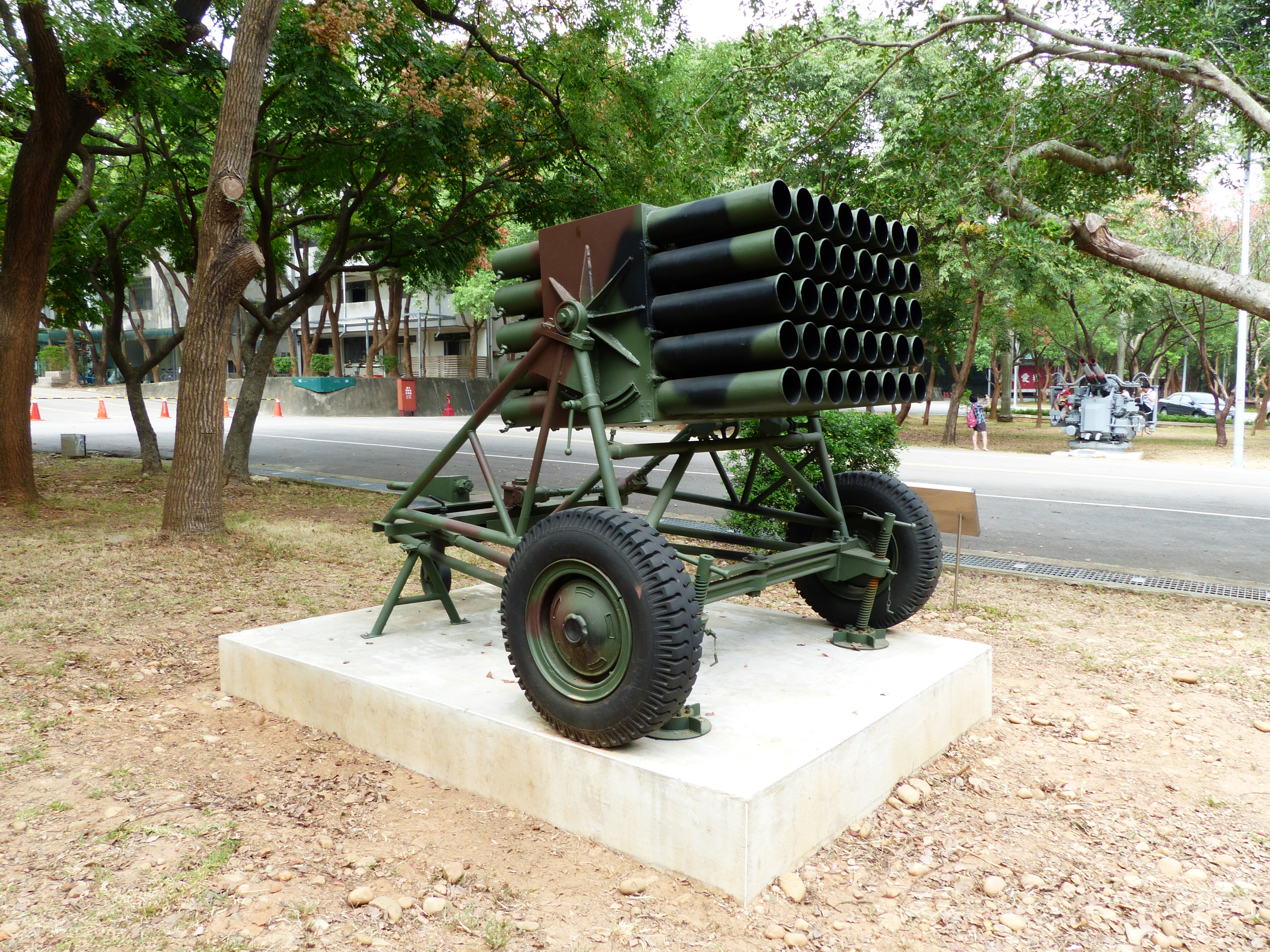 中国06式火箭炮游击战神器,107火箭炮为什么叫游击战