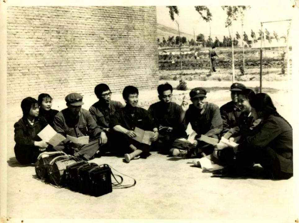 65式军装军训老照片,三十年前新兵军训老照片