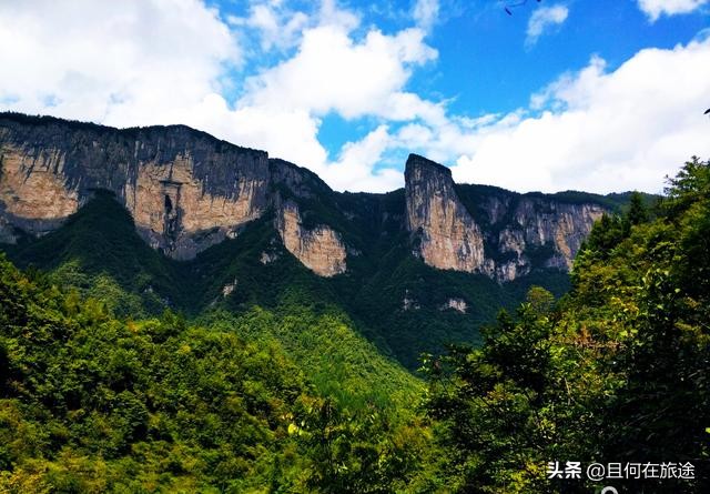 一山分四季十里不同天,一山有四季十里不同天出自哪里