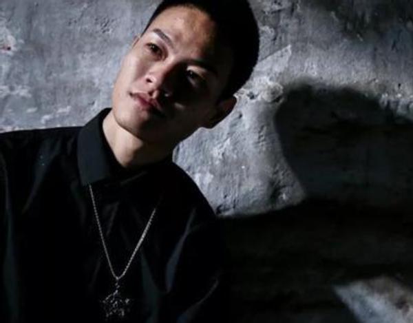 广东小伙罗福兴：11岁创办“杀马特家族”，拒绝富婆追求后怎样