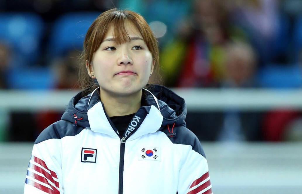 中、韩短道速滑冲突！韩国名将主动“挑衅”，武大靖想干架被拉住