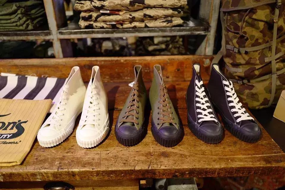 匡威帆布鞋好还是vans好,帆布鞋匡威vans