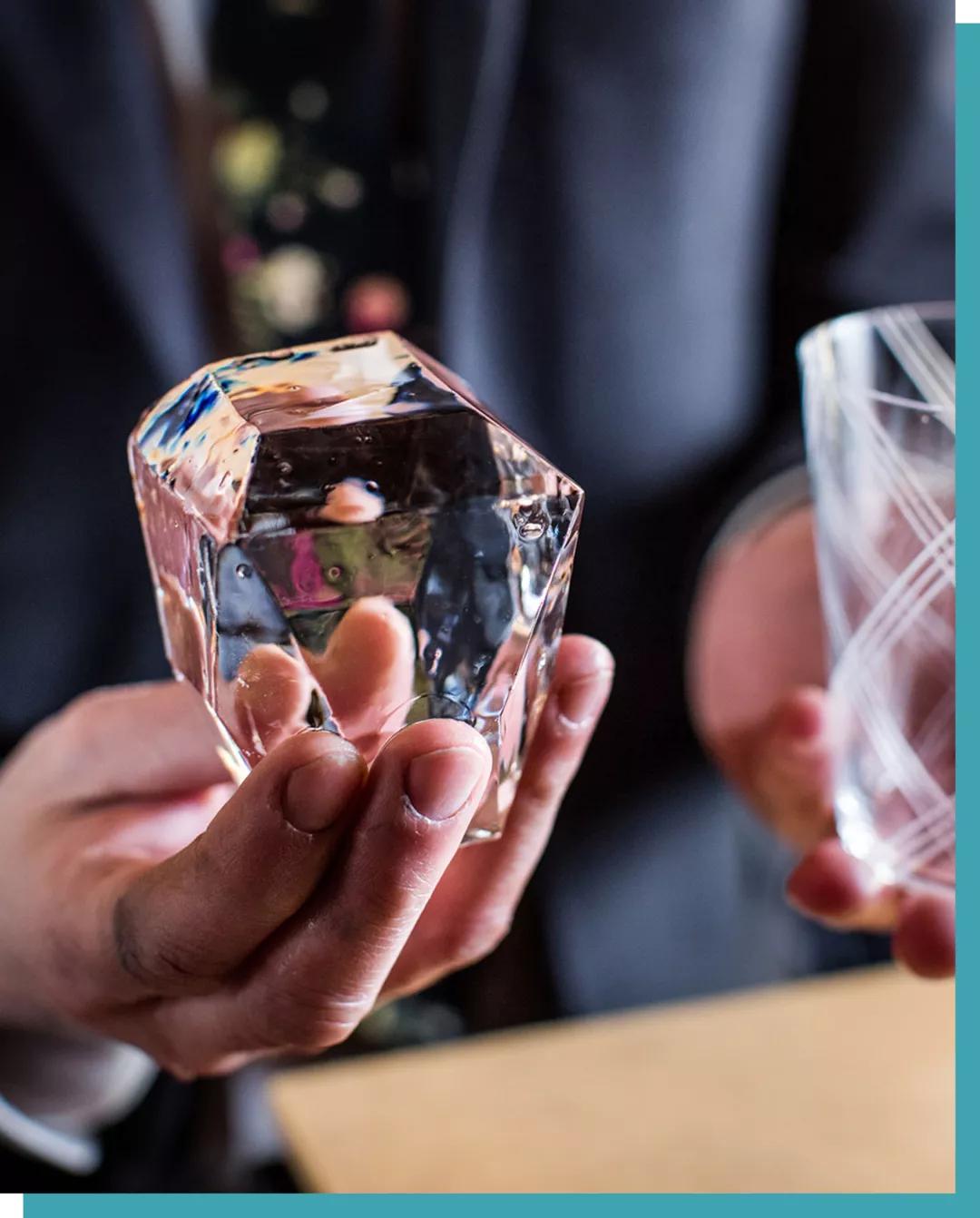 手凿冰球有什么特别之处,手凿冰球需要学多久