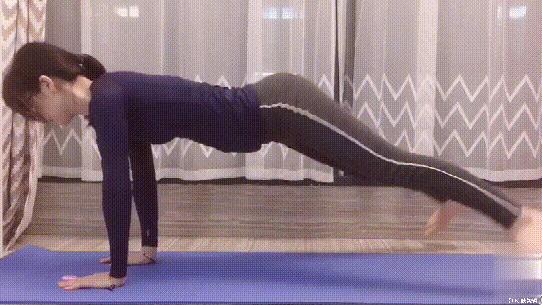 平板支撑每次10分钟能练出腹肌吗,平板支撑可以练出腹肌吗要练多久