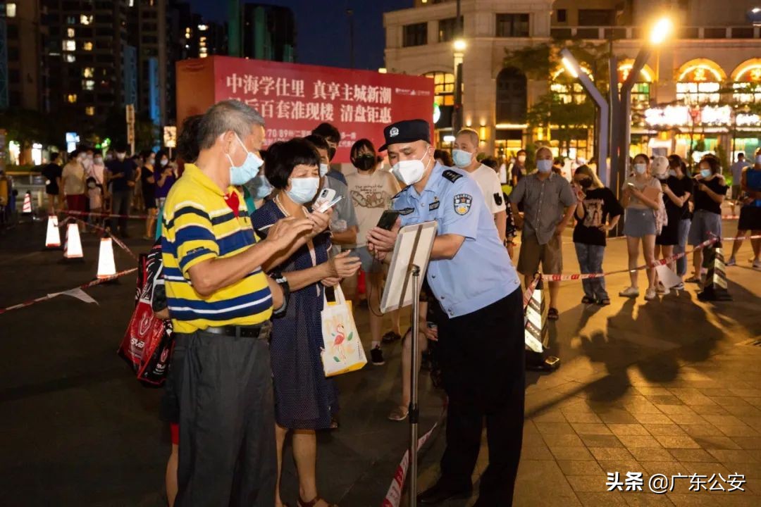 抗疫一线工作者冒着大雪坚守一线,致敬高温下的抗疫战