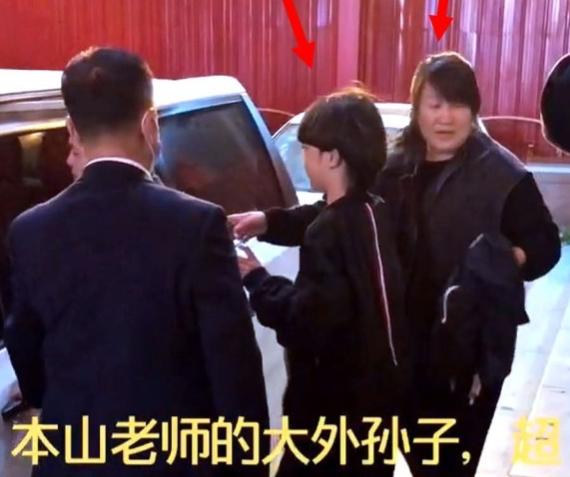 赵本山41岁大女儿近照曝光,赵本山大女儿和大儿子现状