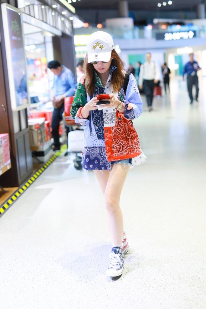 小白鞋淘汰了现在流行什么鞋,小白鞋过时了吗