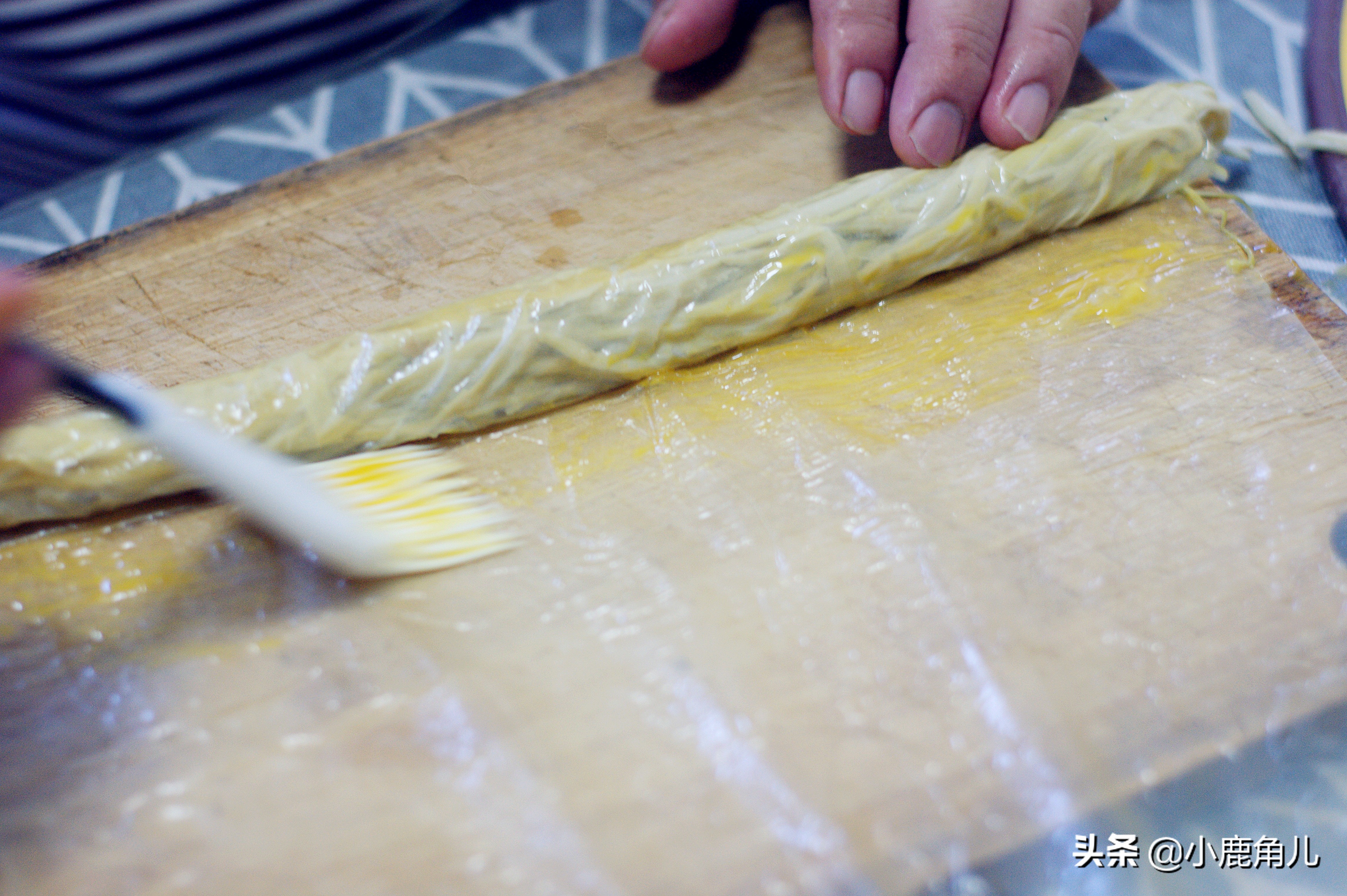 红烧素鸡卷,浙菜红烧卷鸡做法