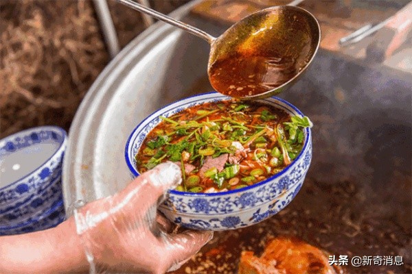 喝一碗正宗的牛肉汤是一种幸福,喝一碗牛肉面的汤