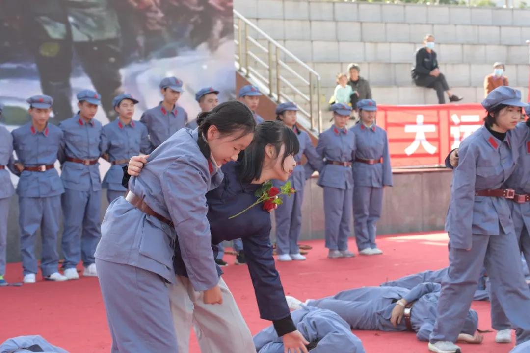 机器人在技能大赛上尬舞,世界机器人舞冠军挑战赛