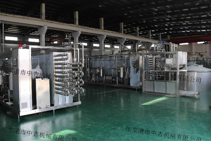 全套果汁饮料生产线设备,全套果汁饮料加工设备生产线价格