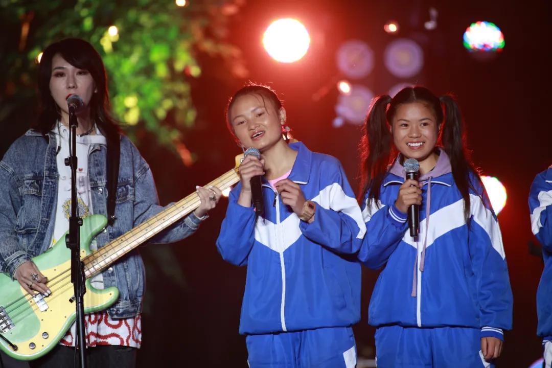 脱贫攻坚取得的伟大成就,彪炳史册历史性成就