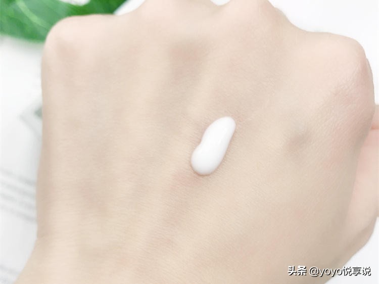 冬季脸上泛红敏感肌应该抹什么,换季春季脸干燥脱皮紧绷刺痛水乳