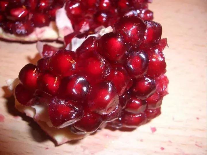 红河蒙自石榴,红河蒙自石榴花开