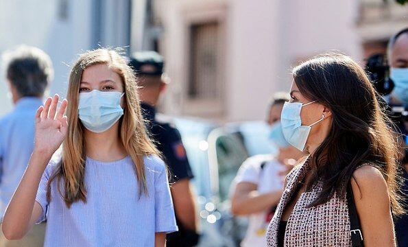 西班牙王后穿zara,zara品牌外穿背心