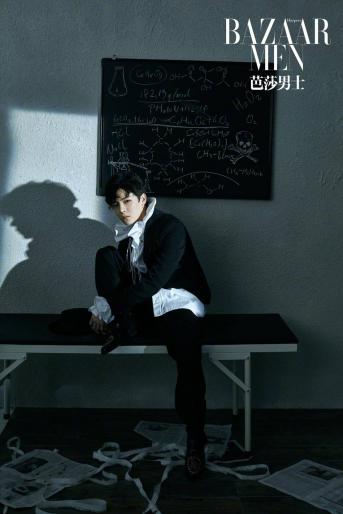 侯明昊时尚时装秀,侯明昊最新杂志封面芭莎男士点评