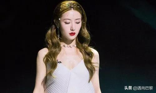 秋季换香？从姐姐们用的香水里找灵感吧