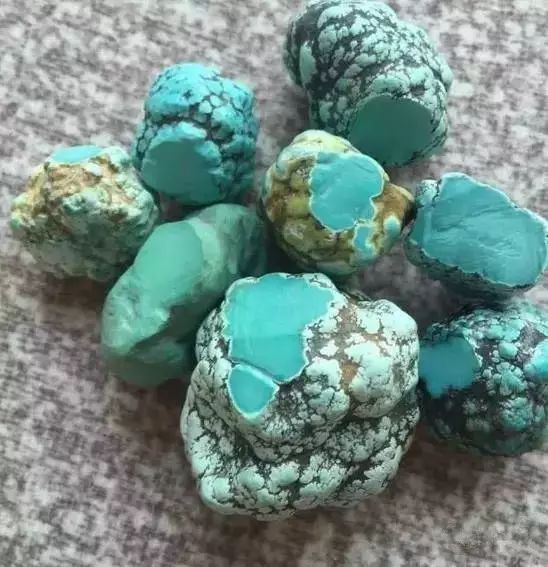 陕西绿松石比较湖北绿松石,云南绿松石与湖北绿松石