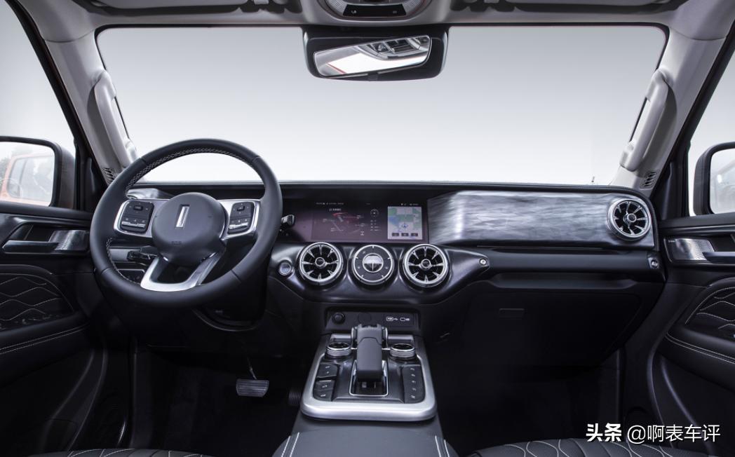 长得像坦克300的百万级别豪华suv,比坦克300还硬派的suv26万