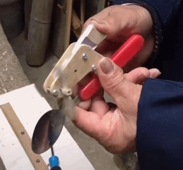 木制工艺品获央视点赞、手制包秒杀爱马仕、螳螂车羡煞万人……