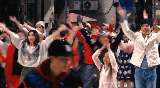 向佐唱歌名场面,向佐人生低谷完整视频