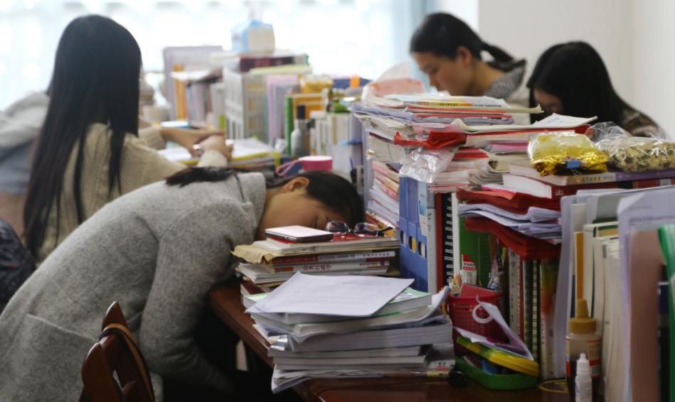 小学男女比例严重失调,女儿学校男女比例失衡